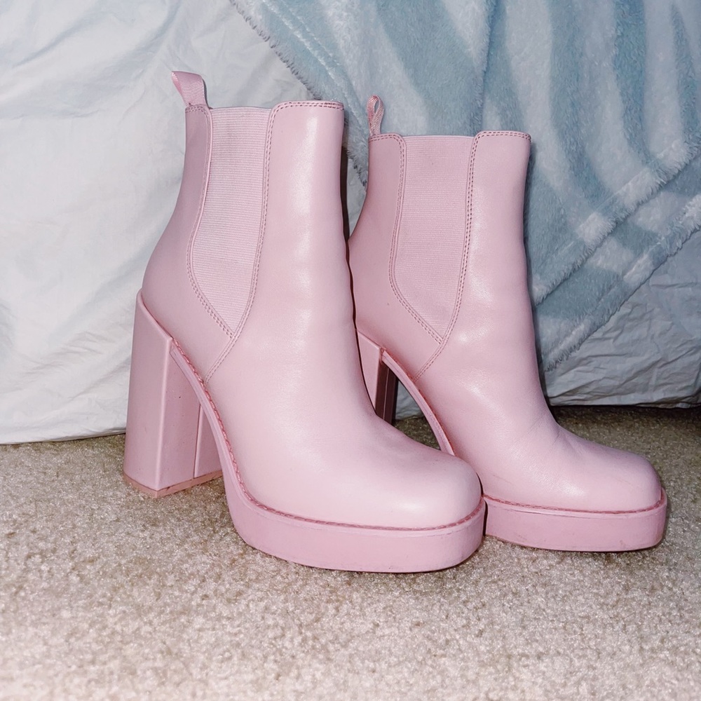 Boots (with a heel)